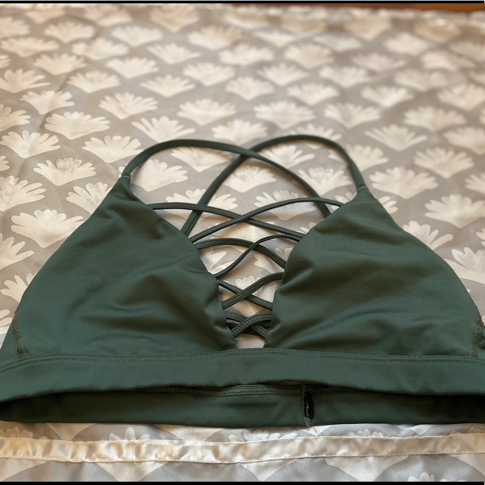 EUC Victoria’s Secret Green Criss Cross Sports Bra